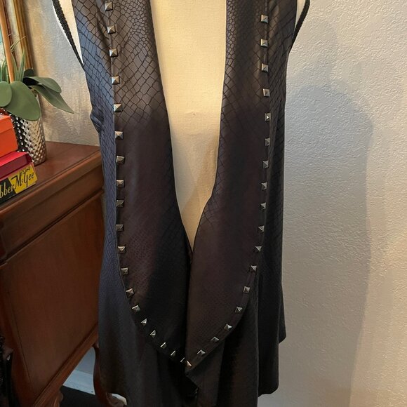 vest - Picture 1 of 3